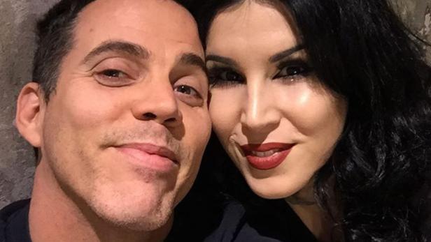 Kat van D u steve o… Kat Von D und Steve-O sind extremst verliebt.