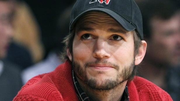 Geht Ashton Kutcher seiner Mila fremd?