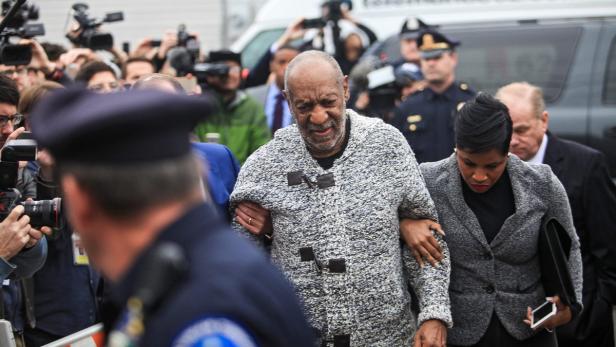 USA JUSTICE PEOPLE BILL COSBY CHARGED US-Komiker Bill Cosby auf dem Weg zum Gericht