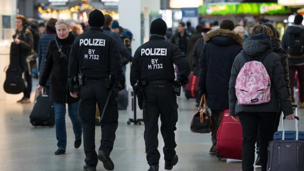 Nach dem Terroralarm von München fahnden die Sicherheitsbehörden weiter nach islamistischen Extremisten.