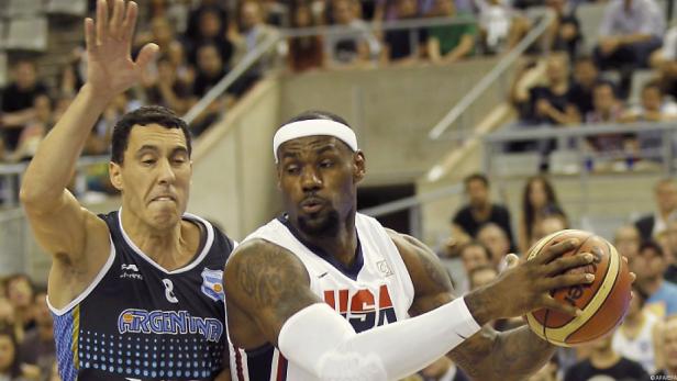 Auch LeBron James tat sich schwer US-Basketballer gewannen Test gegen Argentinien