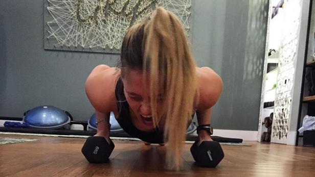 Bar Refaeli: Hartes Training trotz Schwangerschaft
