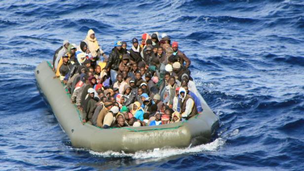 Übervolle Flüchtlingsboote im Mittelmeer sind ein tägliches Bild – die Staaten der Europäischen Union haben noch keine Antwort auf die Flüchtlingsströme gefunden.