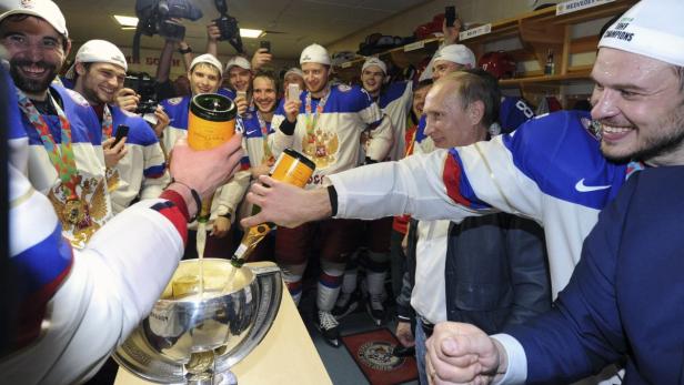Die Wiedergutmachung für die Olympia-Schmach von Sotschi ist gelungen: Russland ist zum 27. Mal Eishockey-Weltmeister. Am Sonntag bejubelte auch Präsident Wladimir Putin das im Endspiel der WM in Minsk, bei der das Team alle zehn Spiele gewann.