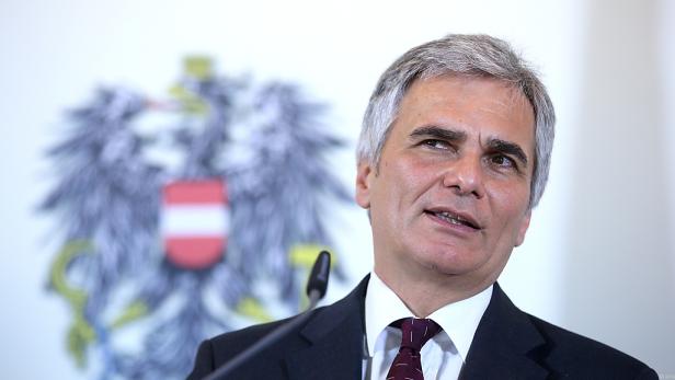 Kanzler bei Empfang der Queen Faymann führt Österreichs Politiker-Riege an