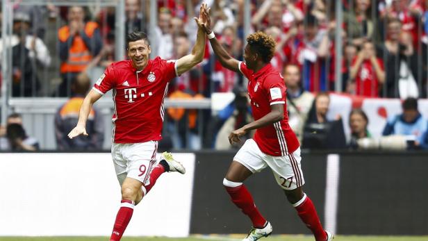 Alaba und Lewandowski sollen auch in Zukunft gemeinsam beim FC Bayern jubeln.