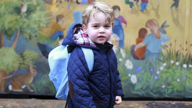Der kleine Prinz, mit dem Rucksack in den Kindergarten.