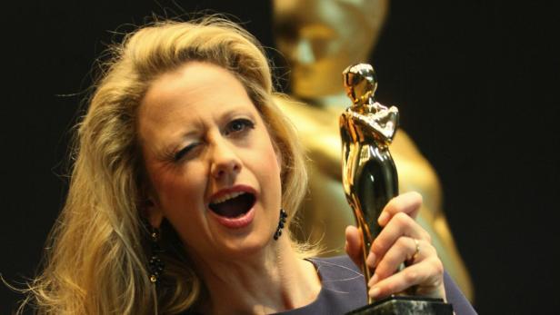 Marlee Matlin mit ihrem Oscar für „Gottes vergessene Kinder“.