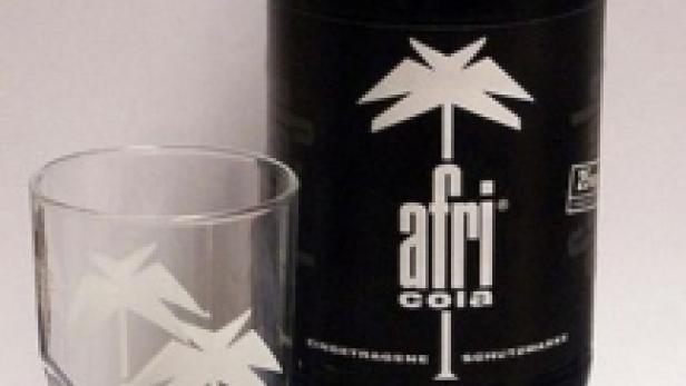 Afri-Cola - Flasche und Glas (c: wikipedia)