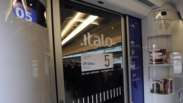 Italo bietet Sicherheitspersonal an Bord, Wifi-Internet im Zug, einen Ruhewaggon und Sessel vom Luxusmöbelhersteller Poltrona Frau.
