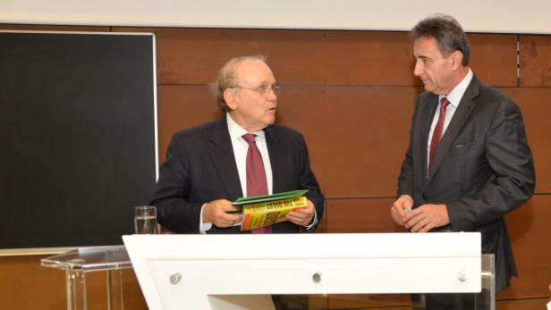 US-Energiespezialist Daniel Yergin (li.) und OMV-Chef Gerhard Roiss beim Business Talk an der WU.