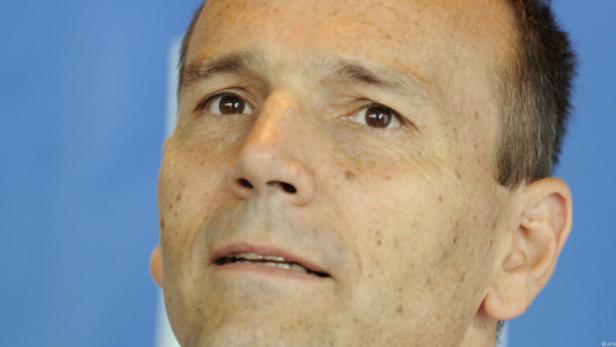 Schütze Farnik durch Muskelfasereinriss behindert