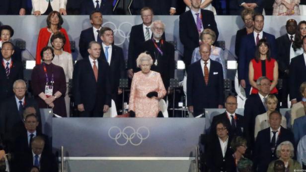 Die Queen spielte eine zentrale Rolle Hauptrolle für die Royals bei der Eröffnungsfeier