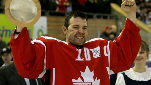Serge Aubin gewann mit dem Team Canada den Spengler Cup