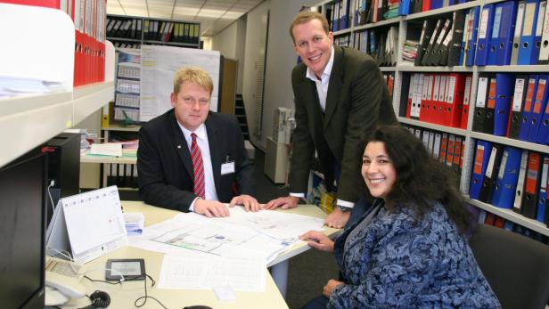 Teamarbeit: Robert Sezemsky, Sebastian Beinl, Andrea Koppel (v.li.)