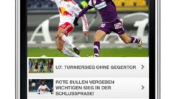 Auf dem Bildschirm eines iPhones wird eine News-App mit Fußballbezug angezeigt.