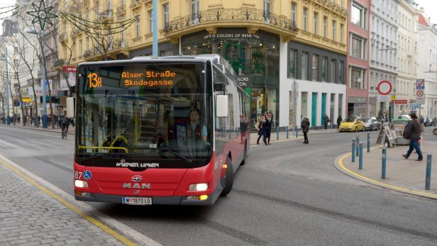 Die Wiener Buslinie 13A ist seit Ende November auf einer neuer Route unterwegs. Die Proteste gehen aber unvermindert weiter.