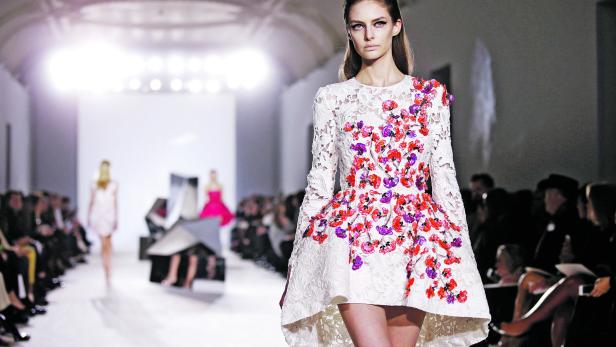 Giambattista Valli, Haute Couture F/S 2014 Fashionshow in Paris