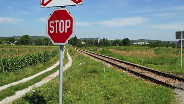 Langenlois: Student von Zug überfahren