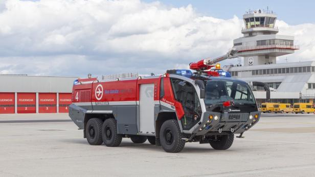 Löschfahrzeug der Fa. Rosenbauer in Linz