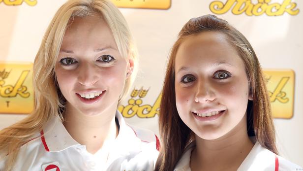 Bescheiden: Livia Lang (r.) und Nadine Brandl