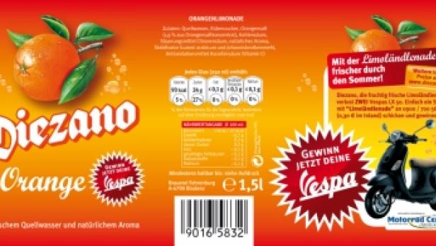 Das Etikett einer Flasche Diezano Orangenlimonade mit einer Orange und einer Vespa im Design.
