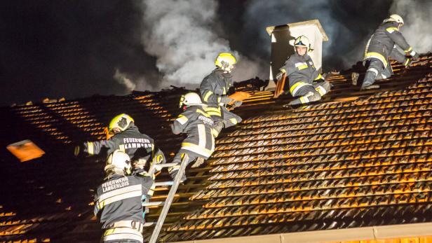 Dutzende Einsatzkräfte waren im Einsatz.