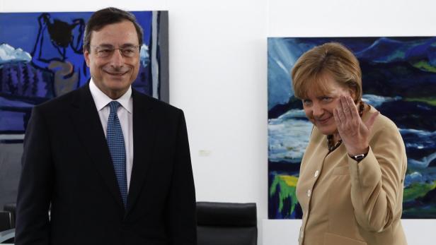 "Heil Angela": Berlusconi-Blatt diffamiert Merkel