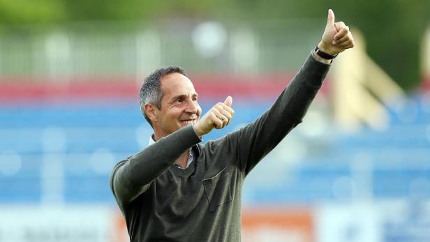 Adi Hütter steht vor dem Karrieresprung. Der Grödig-Trainer wird zu Meister Salzburg wechseln.