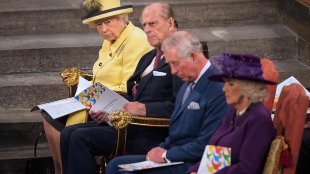 Queen Elizabeth, Prinz Philip, Prinz Charles, seine Ehefrau Camilla und auch Prinz Harry feierten den Commonwealth Day gemeinsam mit Premierministerin Theresa May, aber ohne Prinz William und Kate. Die Bilder: