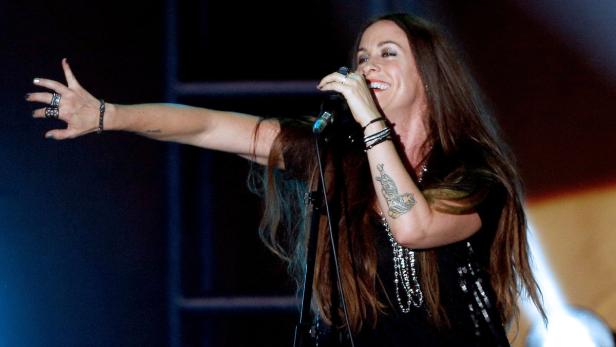 Alanis Morissette in Wien: Chaotisch, aber beseelt