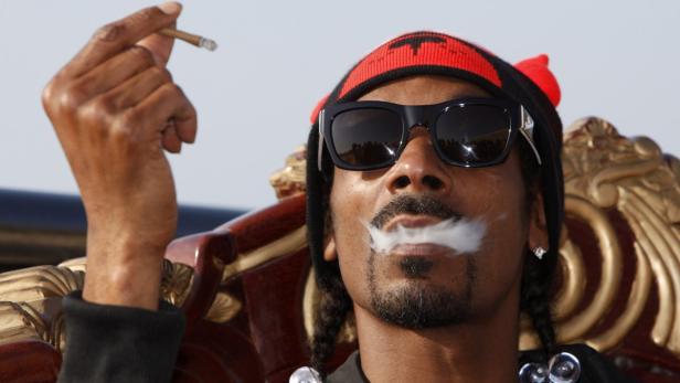 Shizzl = unnützer Kram, den man bei sich hat, meint Langenscheidt. Snoop Dogg-Fans kennen diese Art der Sprache schon länger. Die Phrase &quot;fo shizzle ma nizzle&quot; ist aber wesentlich älter und ist eine Bastardisierung von &quot;for sure mah nigga&quot; - was sinngemäß bedeutet: Ich bin vollkommen einer Meinung mit dir, mein Afroamerikanischer Bruder.