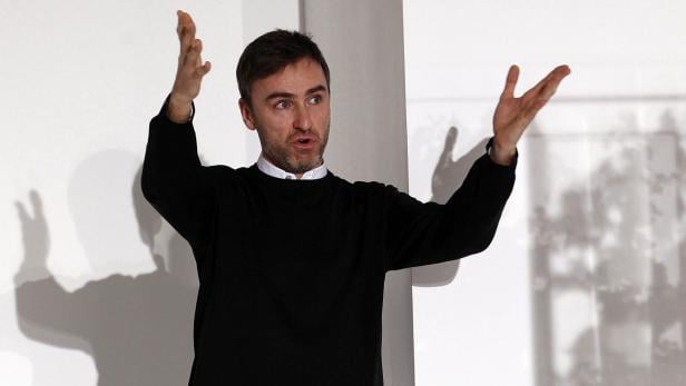 Triumph: Das Show-Duell der neuen Designer bei Dior und YSL konnte Dior mit Raf Simons für sich entscheiden.