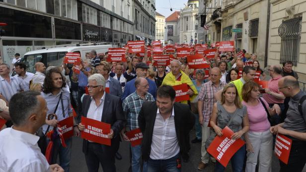 Protest gegen Massenlager Traiskirchen
