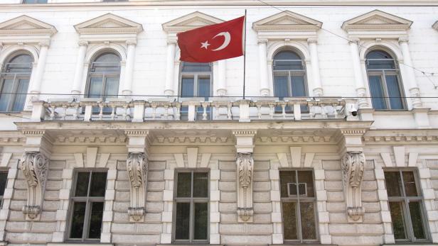 Die türkische Botschaft in Wien war Ziel der Rechtsextremisten.