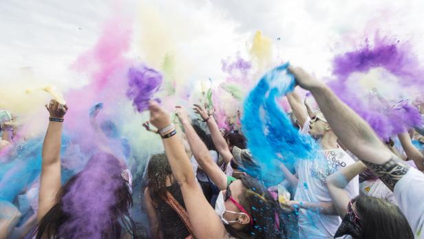 Holi Festival: Die Donauinsel bekennt Farbe