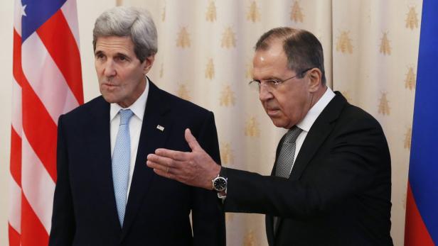 John Kerry mit Sergej Lawrow heute in Moskau.