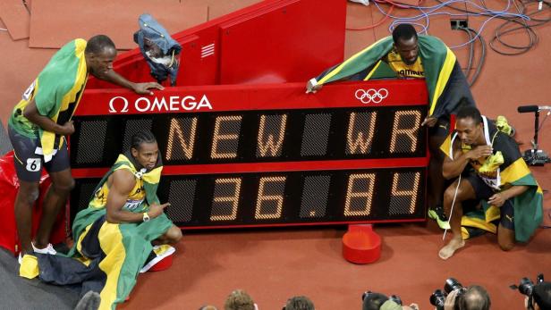 Jamaikanische Sprinter feiern einen neuen Weltrekord von 36,84 Sekunden.