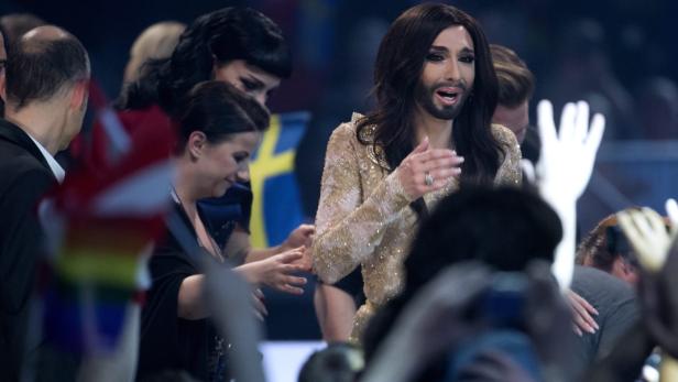 Für ihre Verhältnisse wenn nicht sprachlos, aber doch immerhin spracharm zeigte sich Österreichs Song-Contest-Gewinnerin Conchita Wurst im Anschluss an das Finale vor der Presse.