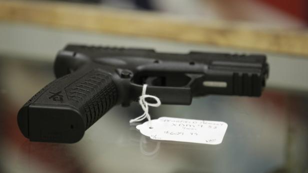 Waffenhändler werden zu Online-Registraren