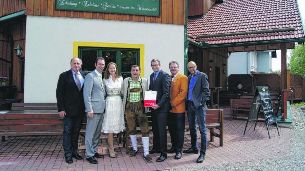 Wirtschaftskammer-Delegation unterwegs in Klosterneuburger Wirtshäusern