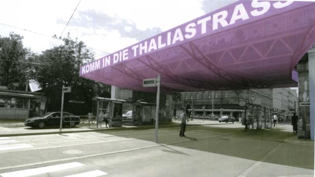 Eine Straßenansicht mit einer lila Markise mit der Aufschrift „Komm in die Thaliastraße“.