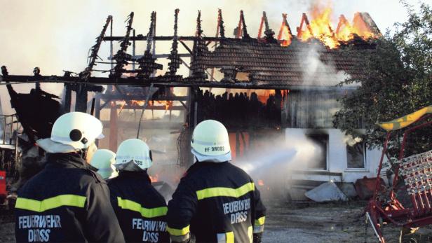 Feuer vernichtete Schafmilchbetrieb in Droß