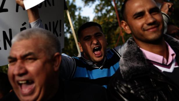 Roma-Protest gegen Neonazis