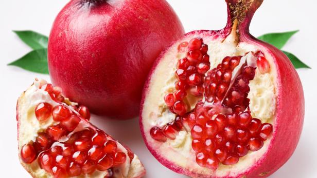 Granatapfel-Direktsaft wird mit Obstwein kombiniert.