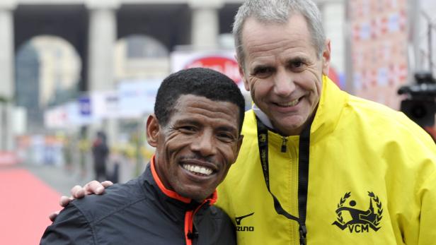 Macher: Wolfgang Konrad, im Bild mit Laufkaiser Haile Gebrselassie, schlüpfte in die Rolle des Sportministers und verfasste eine Rede an Österreichs Sportler, die ohne Medaille aus London zurückkamen.