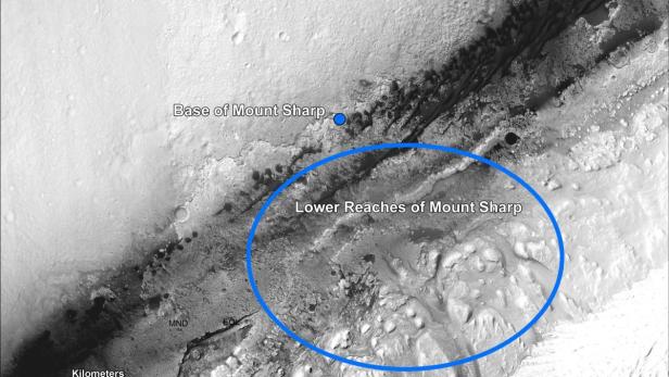 Eine Ansicht der unteren Ausläufer des Mount Sharp auf dem Mars.