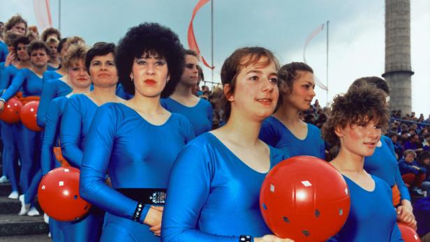 Gymnastikball und Dauerwelle: Fotografie in der DDR