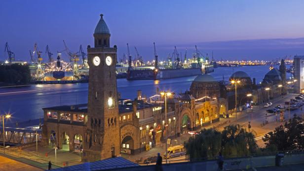 Platz 6: , Deutschland Spricht man von Hamburg, denken viele an die Reeperbahn, Man darf die Hansestadt aber nicht auf die klischeeträchtige Vergnügungsmeile reduzieren. Speicherstadt, Hafen-City, St.Pauli: Die Stadt hat weit mehr zu bieten, als platten Spaß.