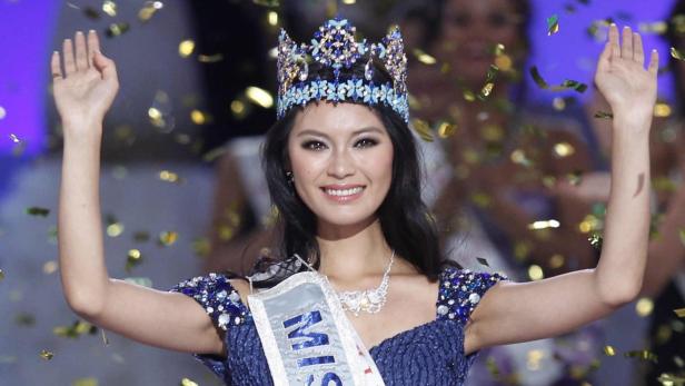 Yu Wenxia, Miss World 2012, feiert ihren Sieg mit Konfetti.